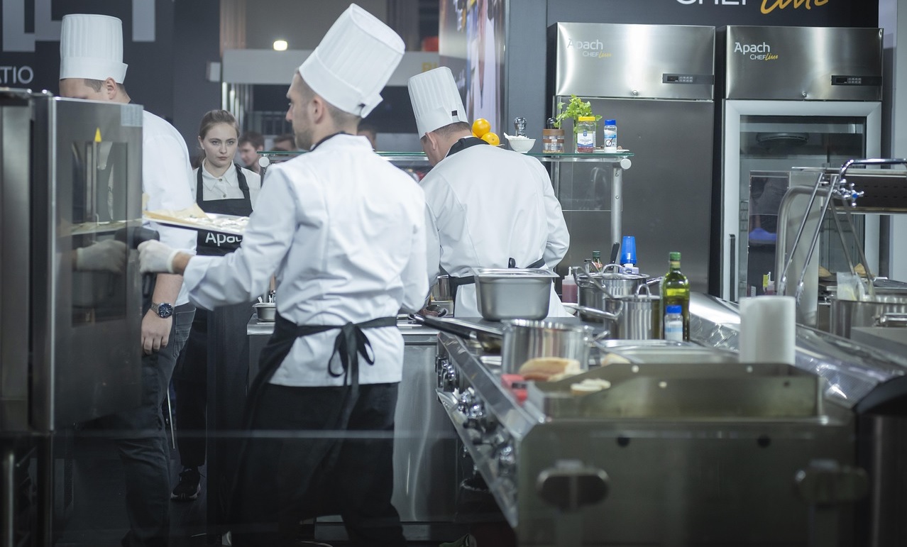 Szakácsot keresnek Máriagyűdre: bejelentett állás és többféle juttatás is várja a jelentkezőket