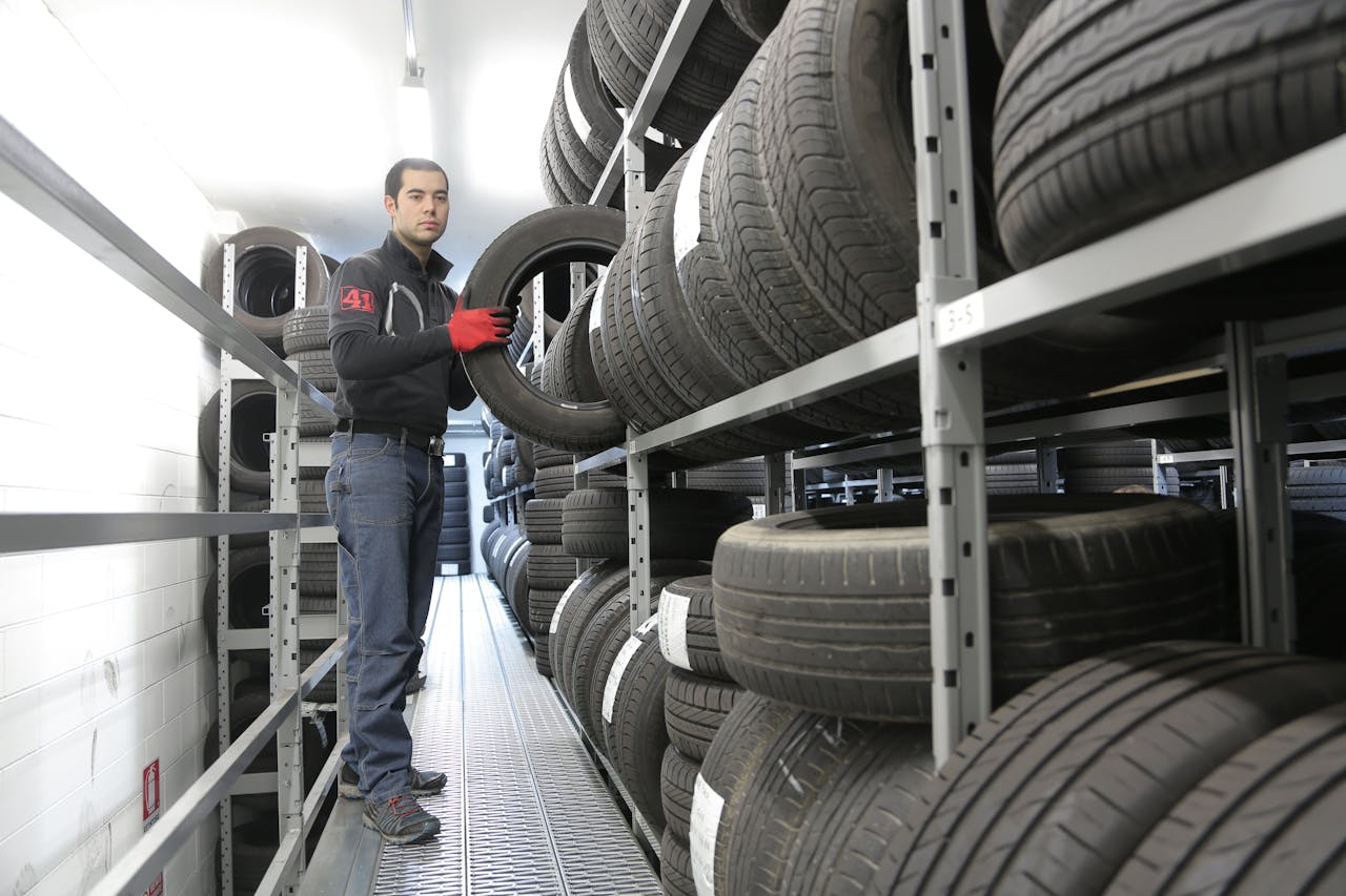 Stabil munkahely versenyképes juttatásokkal: gépkezelőket keres a Hankook Tire Magyarország