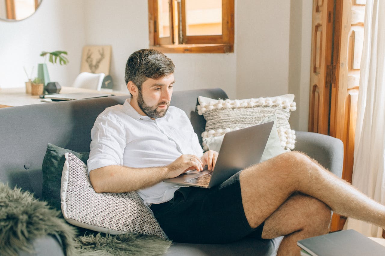 Távmunkában dolgozol? Ezt a 3 szokást érdemes kialakítanod, ha hosszú távon is hatékony akarsz maradni