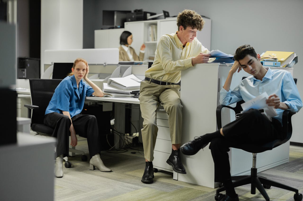 Nem az AI rúg ki, hanem a főnököd nem látja a valóságot – ezért hullanak el tömegek a cégeknél